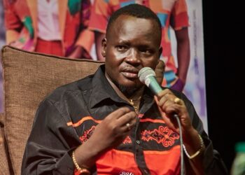 Black Oya, plus qu’un humoriste : comment le « Métis Noir » s’est imposé comme chroniqueur du Cameroun