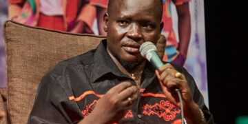Black Oya, plus qu’un humoriste : comment le « Métis Noir » s’est imposé comme chroniqueur du Cameroun